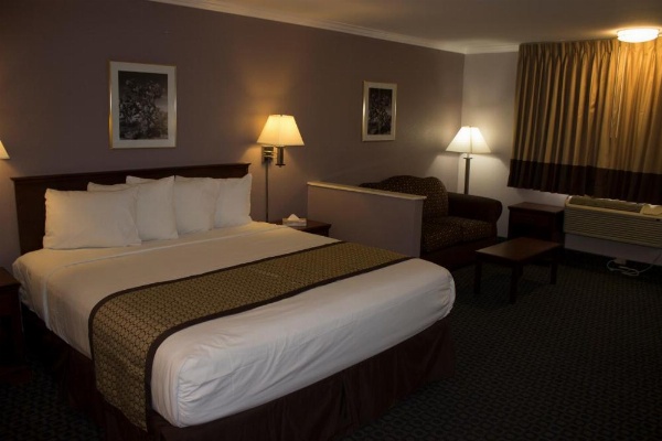 Days Inn by Wyndham Indio image 14